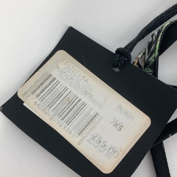 The Kooples Women's Black Feather Print Woven Crepe Pull On Pants Size XS New - Picture 5 of 11